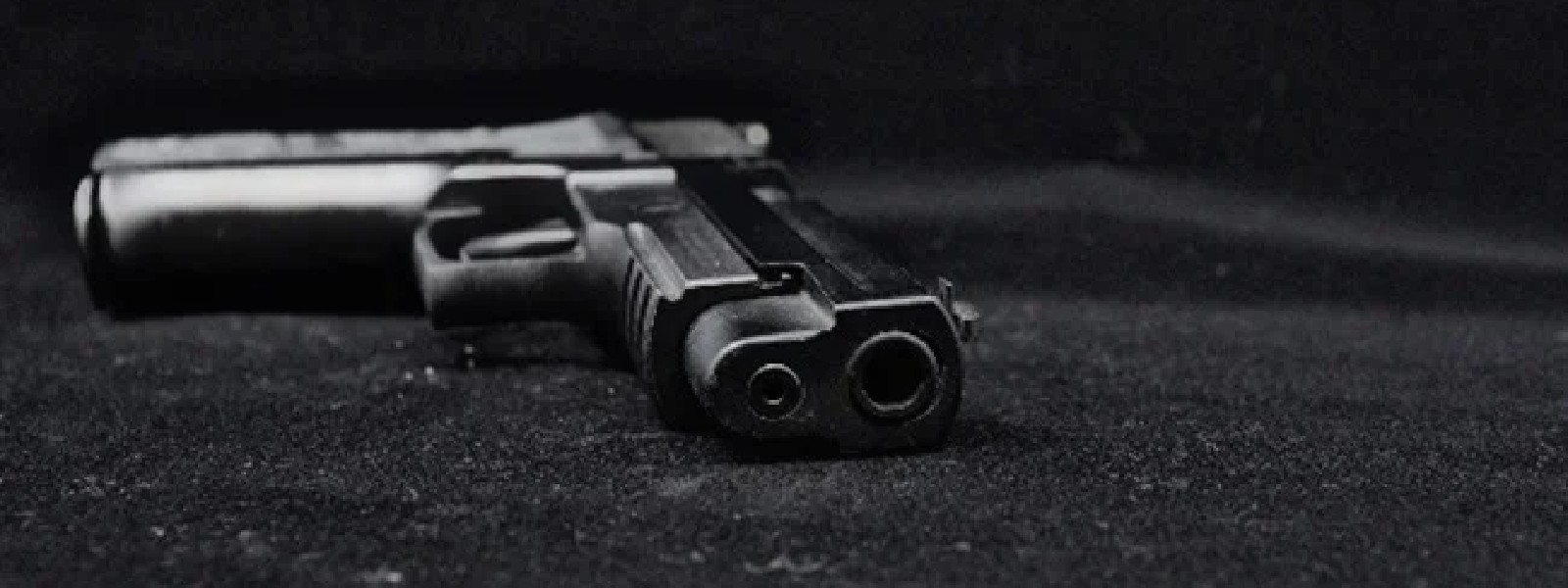 Criminal gangster fatally shot by Police STF